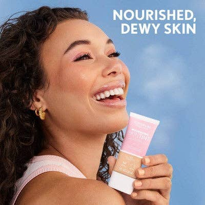 COVERGIRL Clean Fresh Skin Milk Foundation Dewy Finish 520 Fair 1 fl oz - New