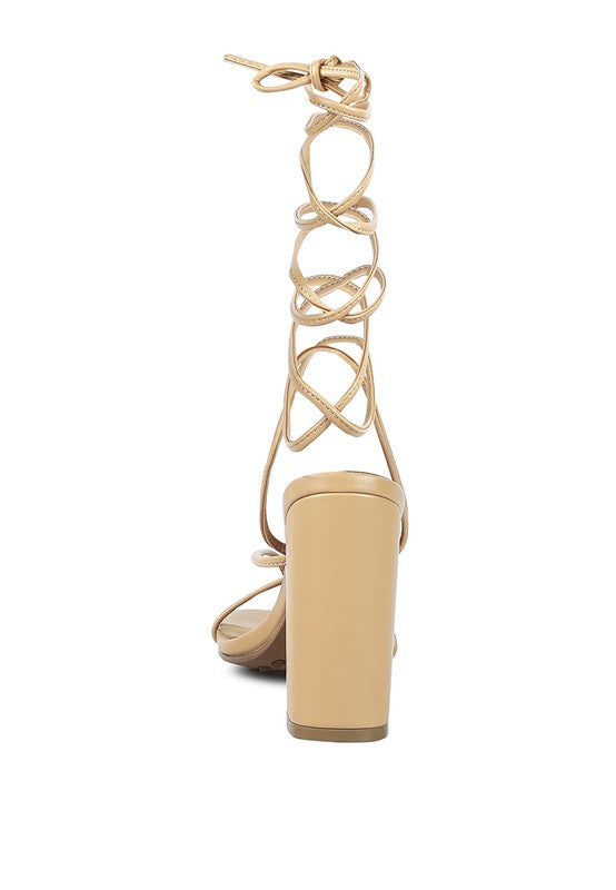 PIRI TOE RING TIE UP BLOCK SANDALS