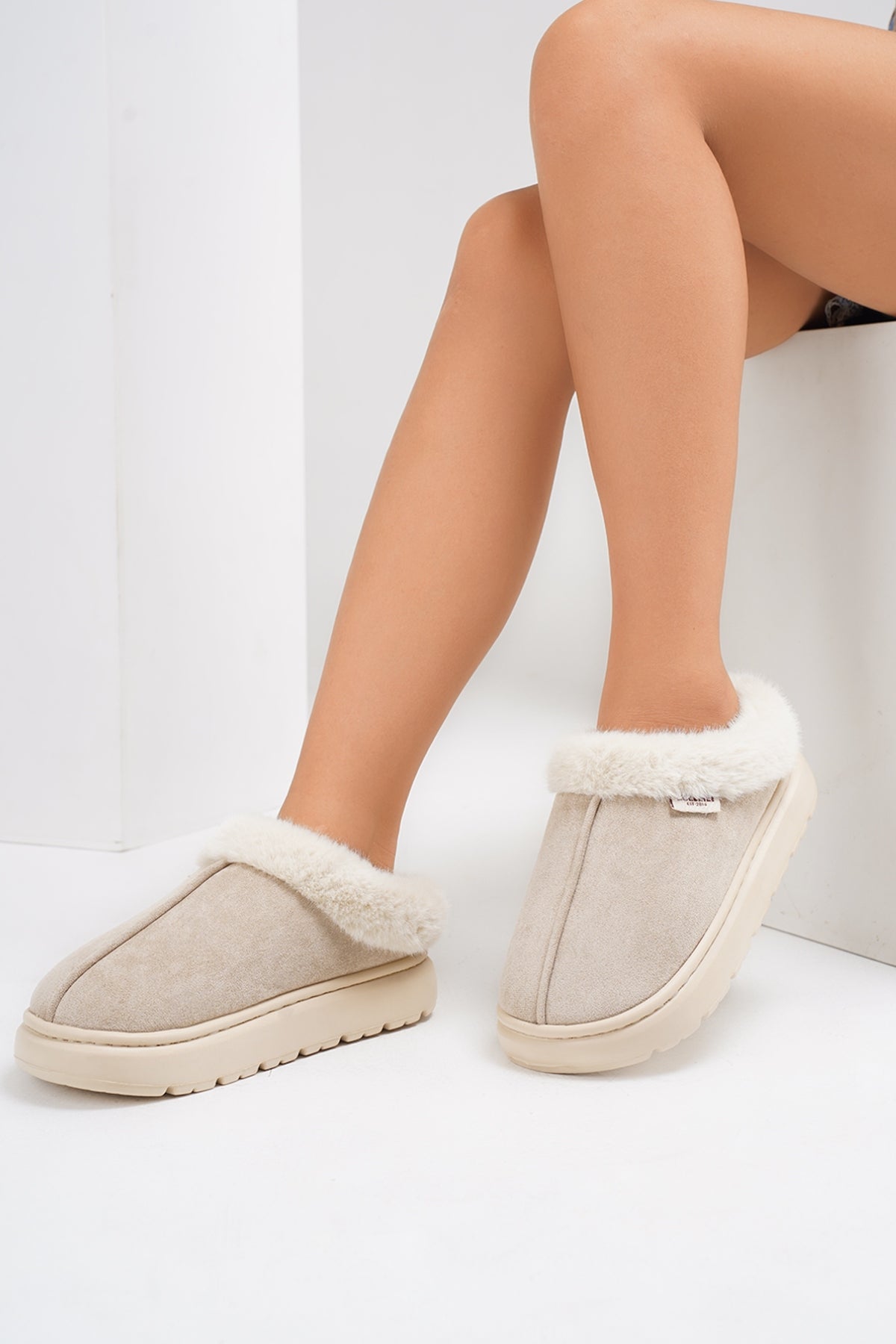 Furry Round Toe Platform Slippers