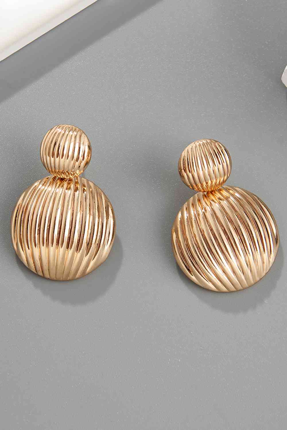 Zinc Alloy Ribbed Earrings