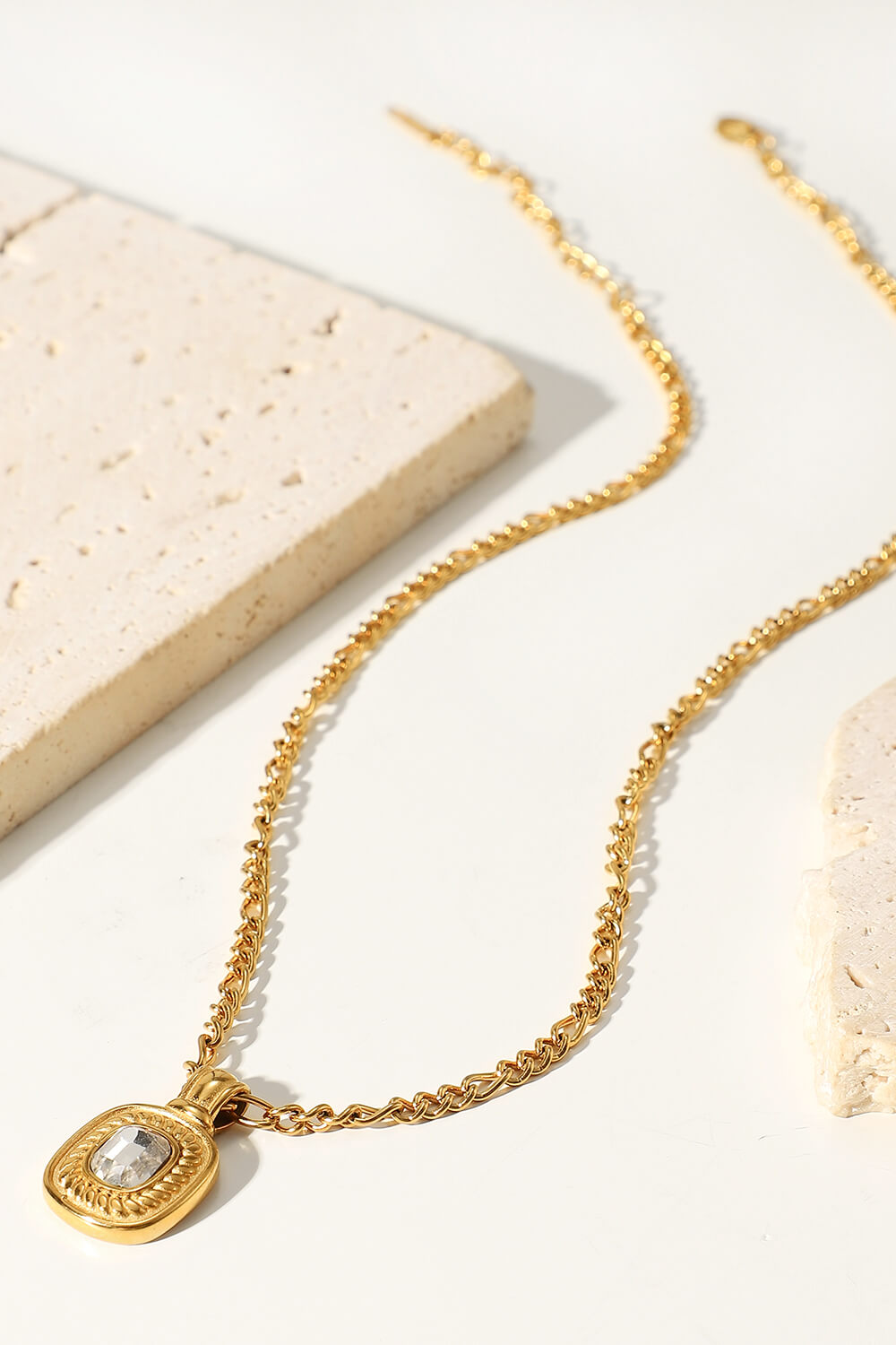 18K Gold Plated Inlaid Rhinestone Pendant Necklace - GlamZation